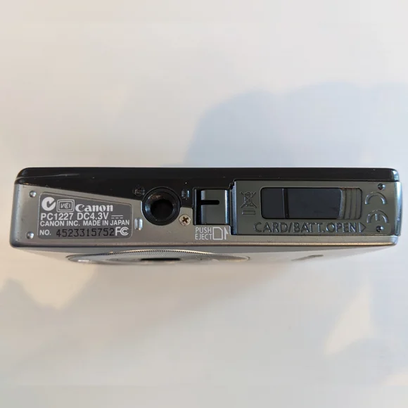 Canon PowerShot SD750 Digital ELPH 7.1MP Digital Camera Silver with Case - Works - Picture 5 of 10